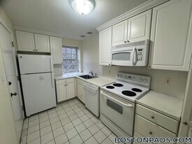 32 Worthen Rd, Unit A4 in Lexington, MA - Building Photo