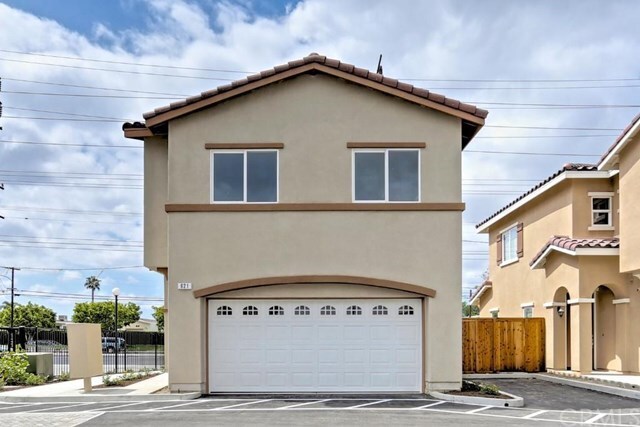 921 S Belterra Way, Unit Home in Anaheim, CA - Foto de edificio