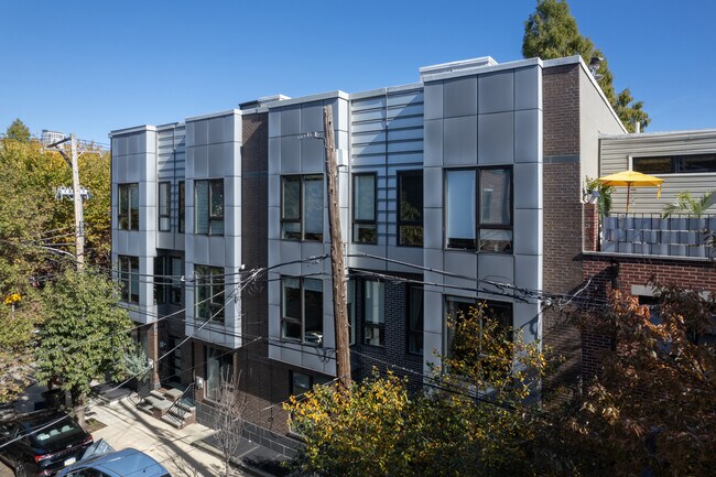 801-803 S Warnock St