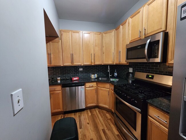 1147 E 61st St in Chicago, IL - Building Photo - Building Photo
