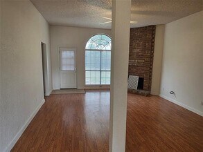 4755 Hollow Tree Dr in Arlington, TX - Building Photo - Building Photo