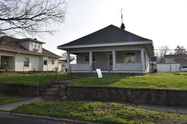 property at 441 N Jefferson St