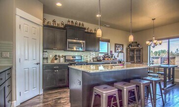 21382 NE Nolan Ct in Bend, OR - Building Photo - Building Photo
