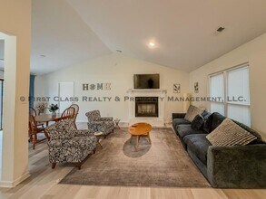 5819 Woodrock Ct in Charlotte, NC - Building Photo - Building Photo