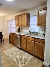 1322 Hiawatha Ave in Daytona Beach, FL - Foto de edificio - Building Photo