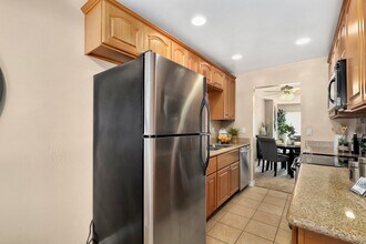 5707 Baltimore Dr in La Mesa, CA - Foto de edificio - Building Photo