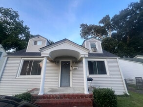 6352 Edward St in Norfolk, VA - Foto de edificio - Building Photo