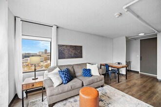 600 E 5th St in Des Moines, IA - Building Photo - Building Photo