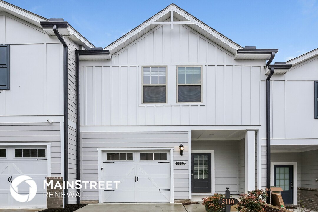 5110 Glade Park Dr in Lilburn, GA - Building Photo