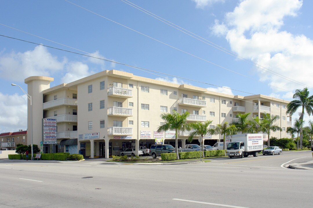 1169 W 35th St in Hialeah, FL - Building Photo