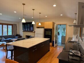 48 Spy Pond Ln in Arlington, MA - Building Photo - Building Photo