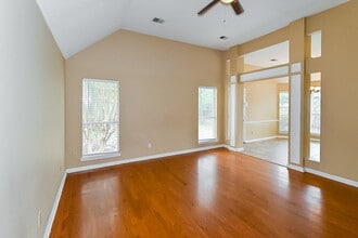 8169 Oak Moss Cove in Memphis, TN - Foto de edificio - Building Photo