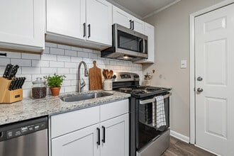 Villas Northpoint/Southpoint Apartments in Spring Lake, NC - Foto de edificio - Building Photo