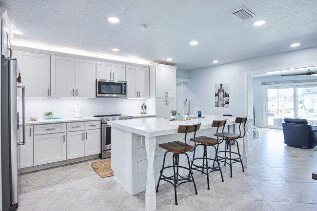 115 Beach Ln in Crystal River, FL - Building Photo - Building Photo