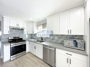 969 W Oliver St in Los Angeles, CA - Building Photo - Building Photo