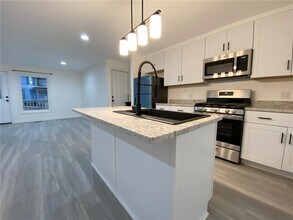 470 W 2nd St in Elmira, NY - Building Photo - Building Photo