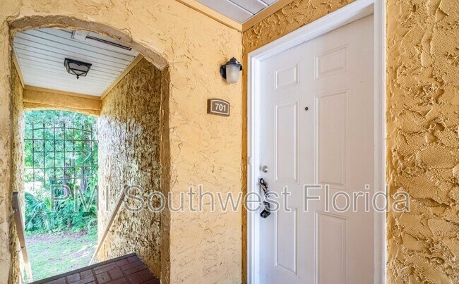1721 Parakeet Way in Sarasota, FL - Building Photo - Building Photo