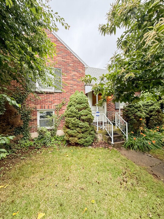 738 Irwin Ct in York, PA - Building Photo