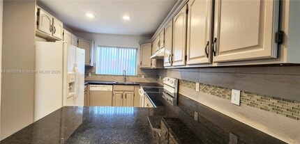 2510 NE 184th Terrace in North Miami Beach, FL - Building Photo - Building Photo