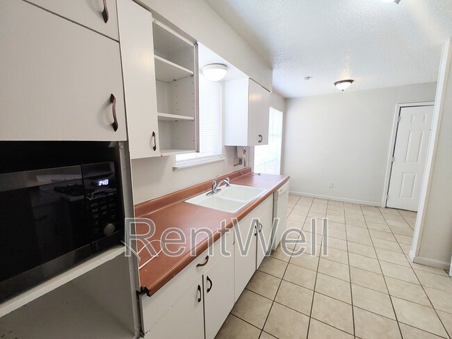 4306 61st St in Lubbock, TX - Foto de edificio - Building Photo