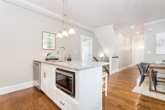 330 Washington St in Somerville, MA - Building Photo - Building Photo