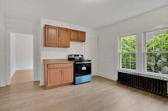 113 Cambridge St in West Hartford, CT - Building Photo - Building Photo