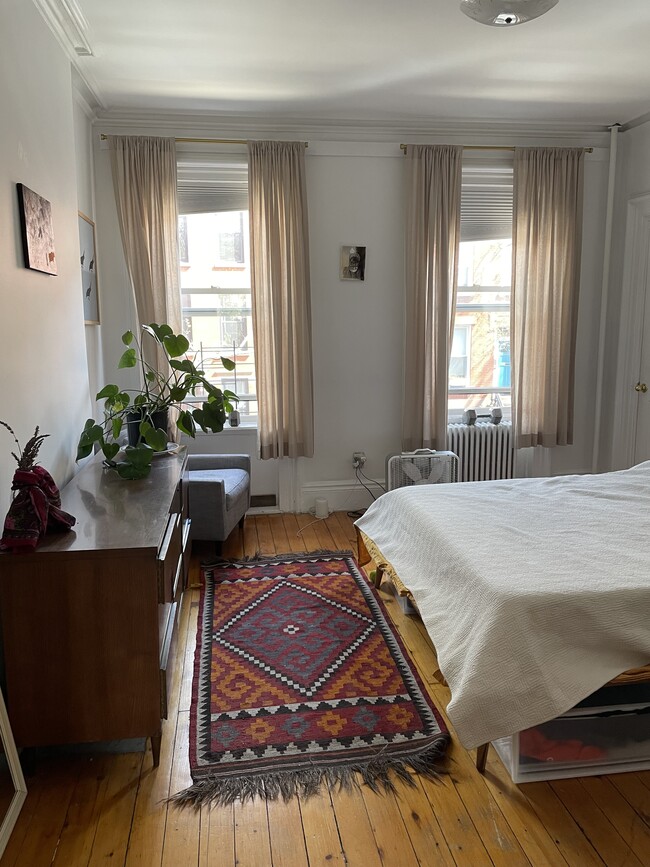 156 Luquer St, Unit 2 in Brooklyn, NY - Building Photo - Building Photo