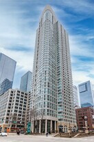 345 N La Salle Dr in Chicago, IL - Building Photo