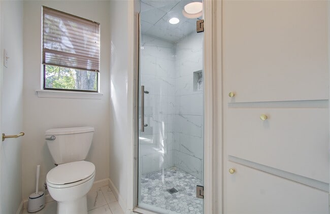 15835 N Barkers Landing Rd