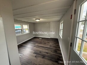 799 Stillwater Ave in Old Town, ME - Foto de edificio - Building Photo