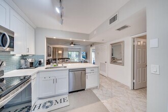 3939 NE 5th Ave in Boca Raton, FL - Foto de edificio - Building Photo