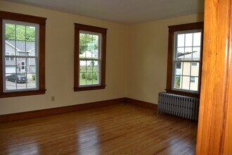 158 Martone St in Waterbury, CT - Building Photo - Building Photo
