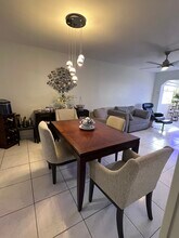 10300 SW 24th St, Unit C25 in Miami, FL - Foto de edificio - Building Photo