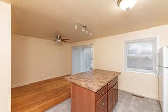 820 N Milwaukee Ave in Libertyville, IL - Foto de edificio - Building Photo