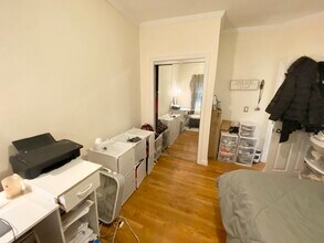 188 Bolton St, Unit 3 in Boston, MA - Foto de edificio - Building Photo