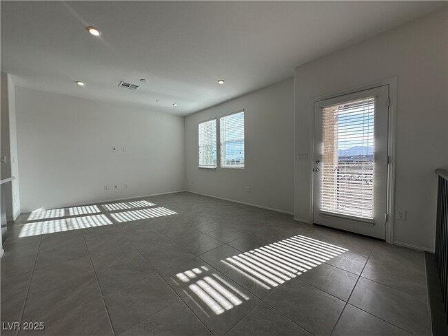 1180 Ammonite Ave in Henderson, NV - Building Photo - Building Photo