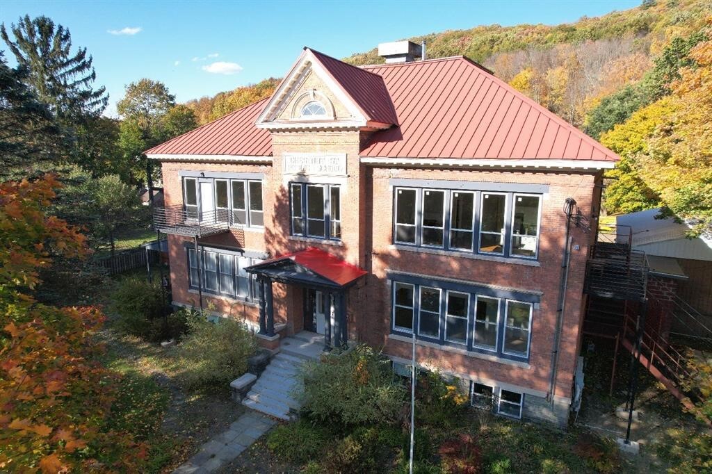 290 Chestnut St in Oneonta, NY - Building Photo