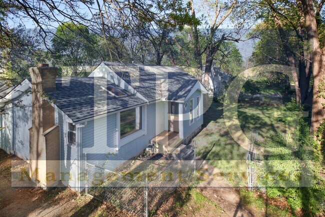 6804 E 66th St in Kansas City, MO - Building Photo - Building Photo