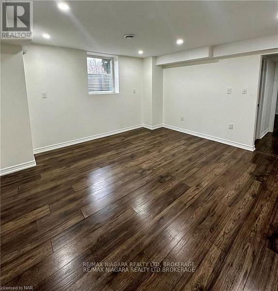 18 Philmori Blvd in Pelham, ON - Building Photo - Building Photo