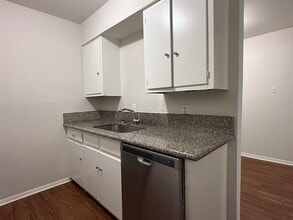 5004 Live Oak St in Dallas, TX - Building Photo - Building Photo