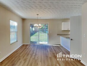 231 Silver Fox Trail in Dallas, GA - Building Photo - Building Photo