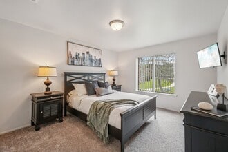 Drawbridge Apartments East in Harrison Township, MI - Foto de edificio - Building Photo