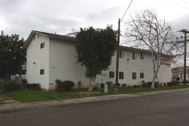 1490 Naranca Ave in El Cajon, CA - Building Photo - Building Photo