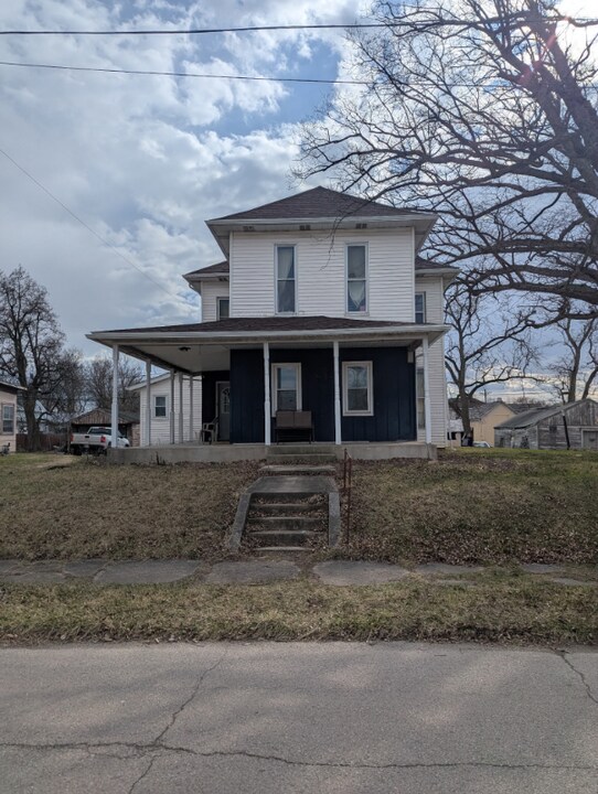 217 Lincoln Ave in Dunkirk, IN - Building Photo