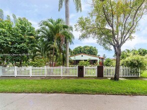 1606 Wiley St in Hollywood, FL - Building Photo - Building Photo