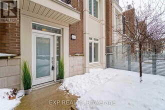 370 Square One Dr in Mississauga, ON - Building Photo - Building Photo