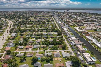 4520 SE 9th Ave in Cape Coral, FL - Building Photo - Building Photo