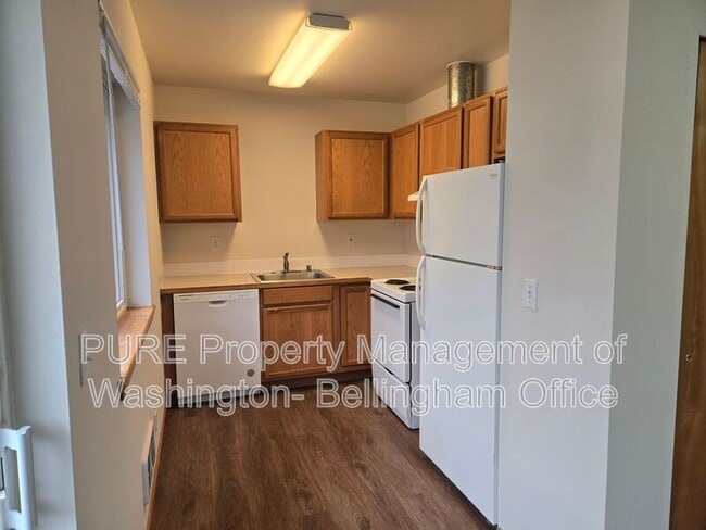 property at 3150 W Maplewood Ave
