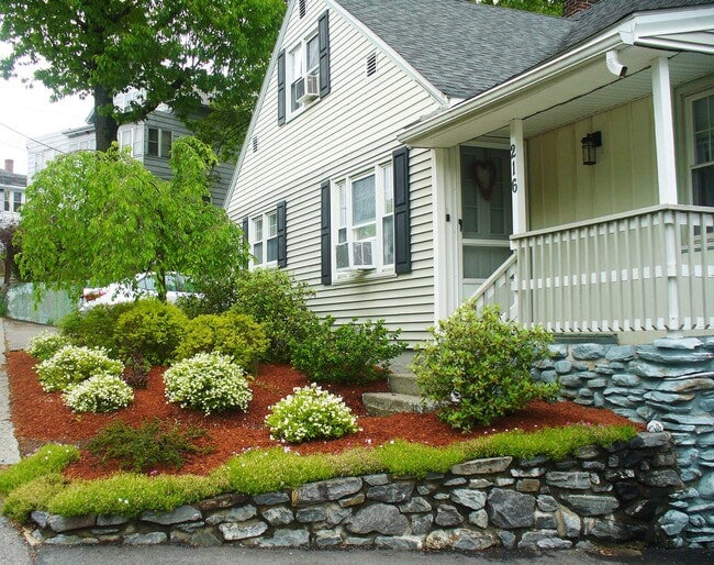 216 5th St, Unit 1 in Leominster, MA - Building Photo - Building Photo