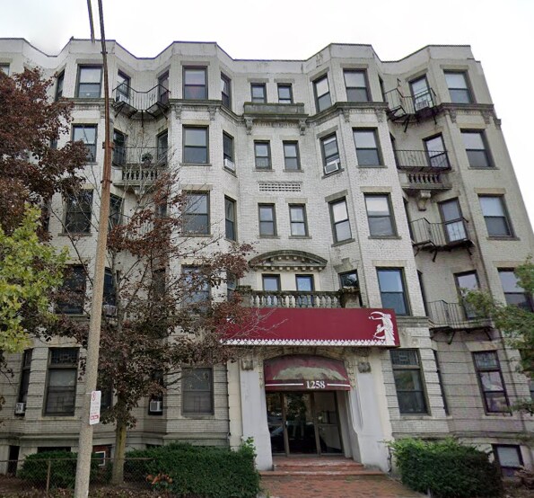 1258 Commonwealth, Unit 1 in Boston, MA - Foto de edificio - Building Photo